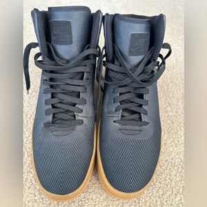 Men’s Black Nike shoes